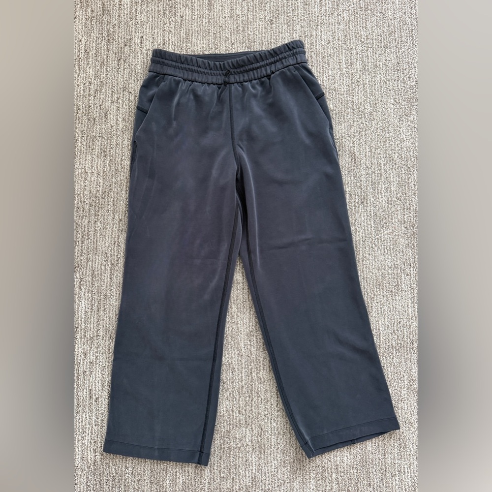 lululemon Softstreme High-Rise Straight-Leg
Cropped Pant